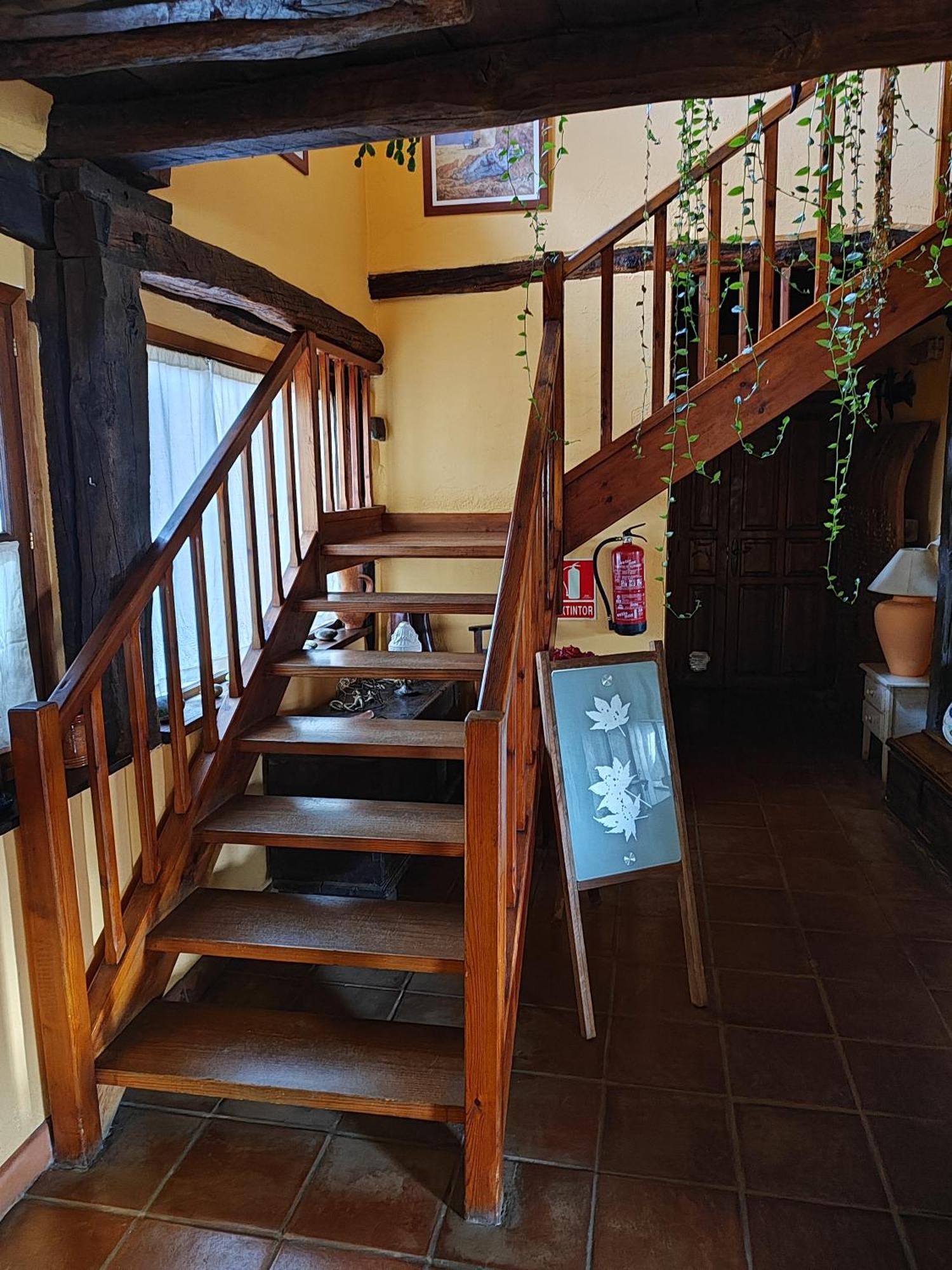 Gasthaus Casa Simon Cervera De Pisuerga Exterior foto