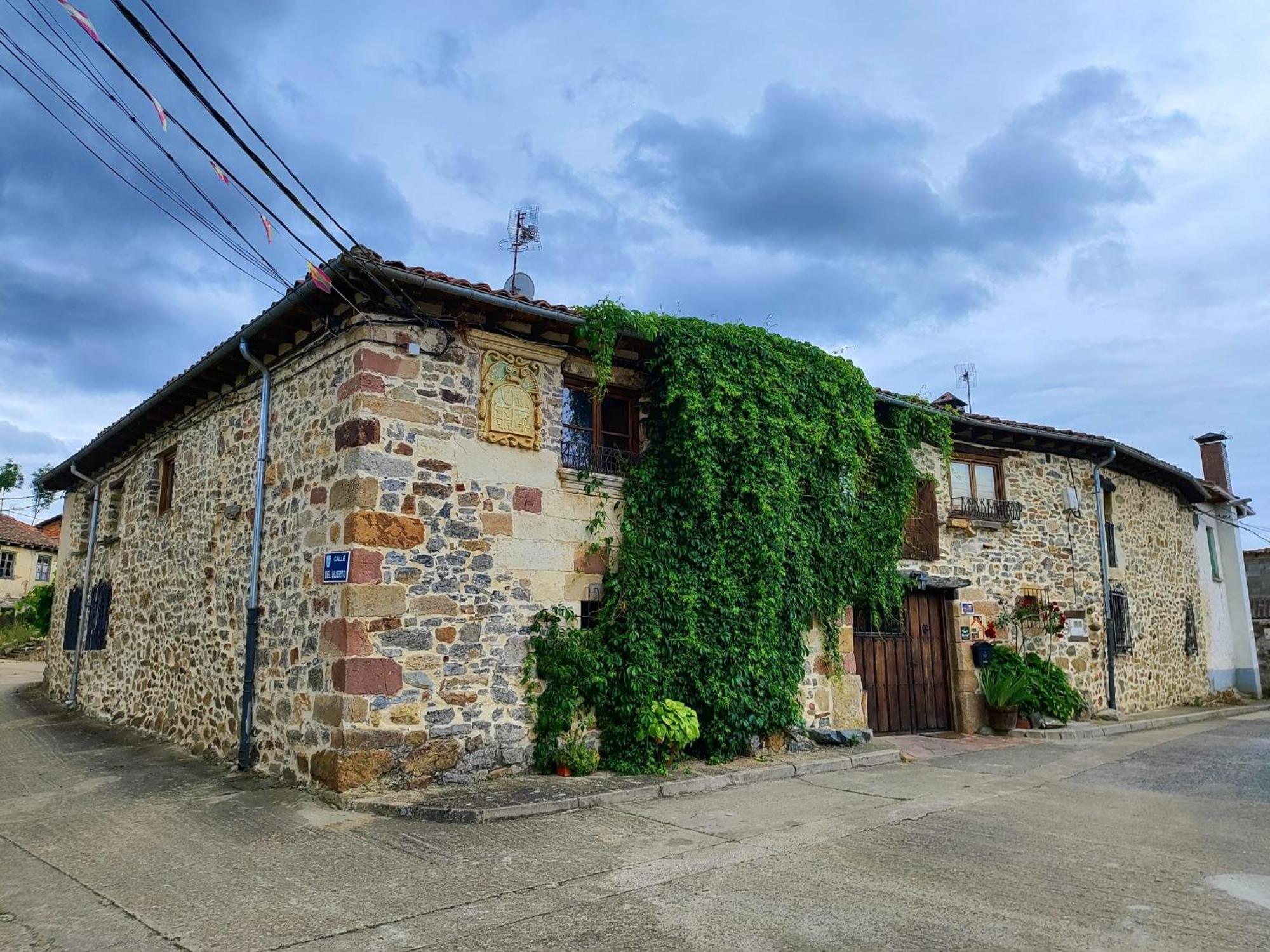 Gasthaus Casa Simon Cervera De Pisuerga Exterior foto